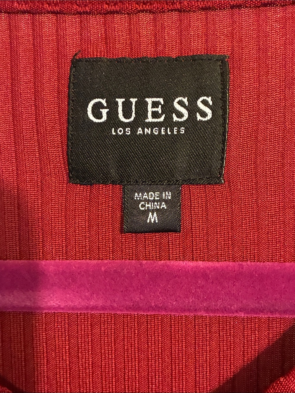 GUESS Men’s Ribbed Textured Short Sleeve V-Neck Tee in Deep Red, Size: M - Picture 4 of 7
